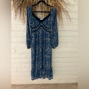 Chic Paisley Long Sleeve Dress in Navy